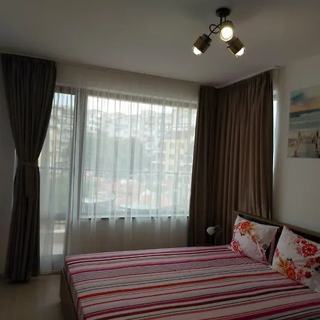 детелина апартамент- Free Underground Parking Lot * Warna