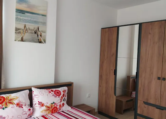 детелина апартамент- Free Underground Parking Lot וארנה